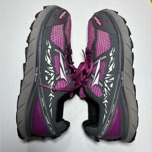 Altra Women's Lone Peak 3.5 trail running shoe in gray and purple